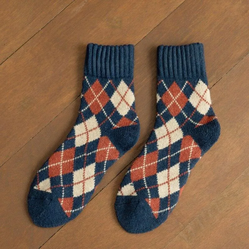 Cozy Wool Crew Sock Set: 5 Pairs for Ultimate Winter Comfort
