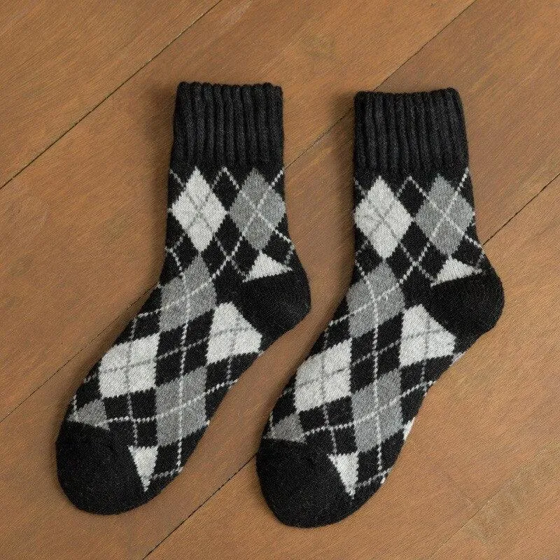 Cozy Wool Crew Sock Set: 5 Pairs for Ultimate Winter Comfort